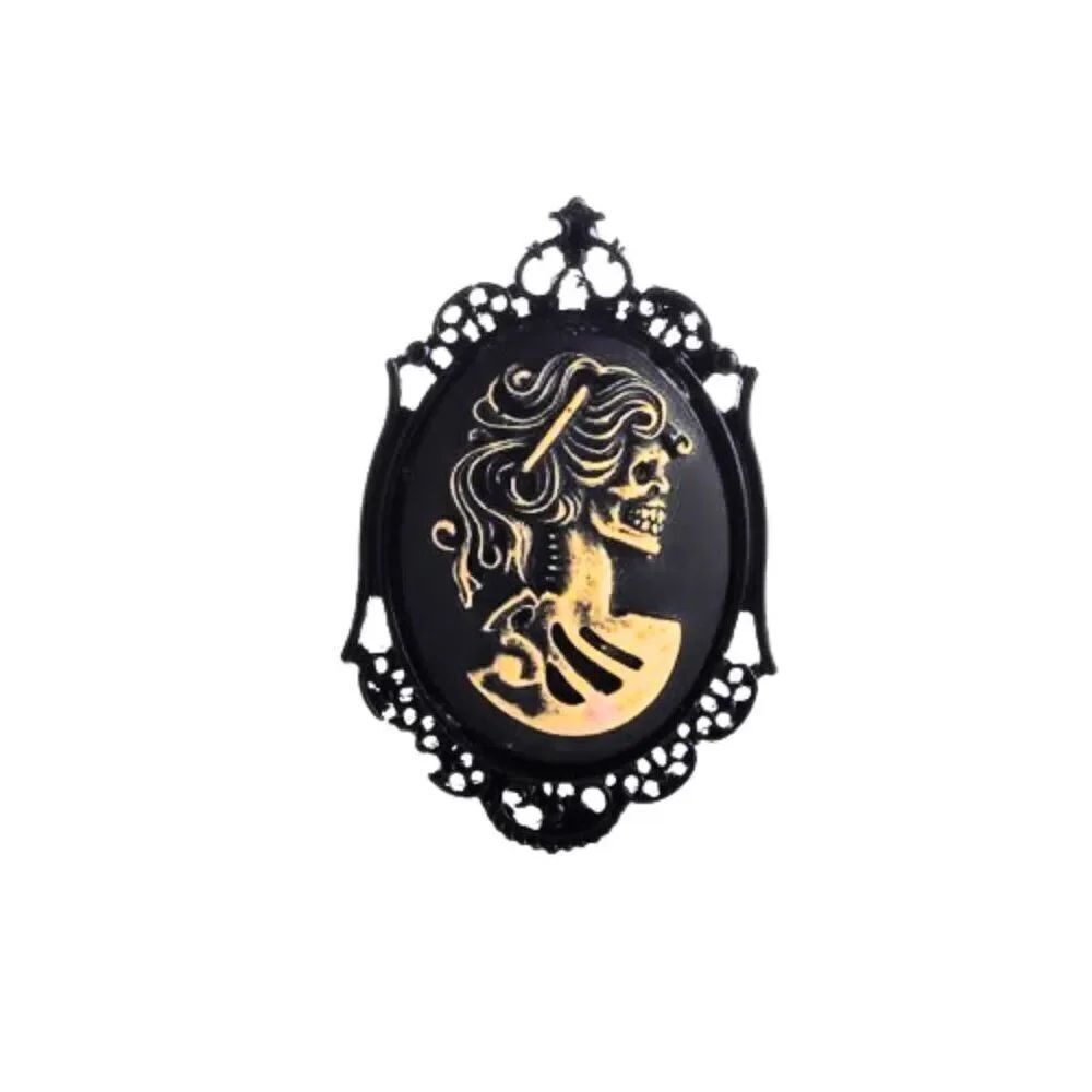 Gothic Skeleton Cameo Pendant – Vintage Black Victorian Horror Brooch Halloween